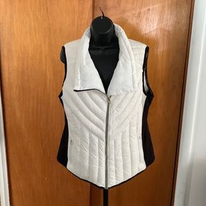 Calvin Klein Performance ladies’ Ivory Down Vest Sz XL